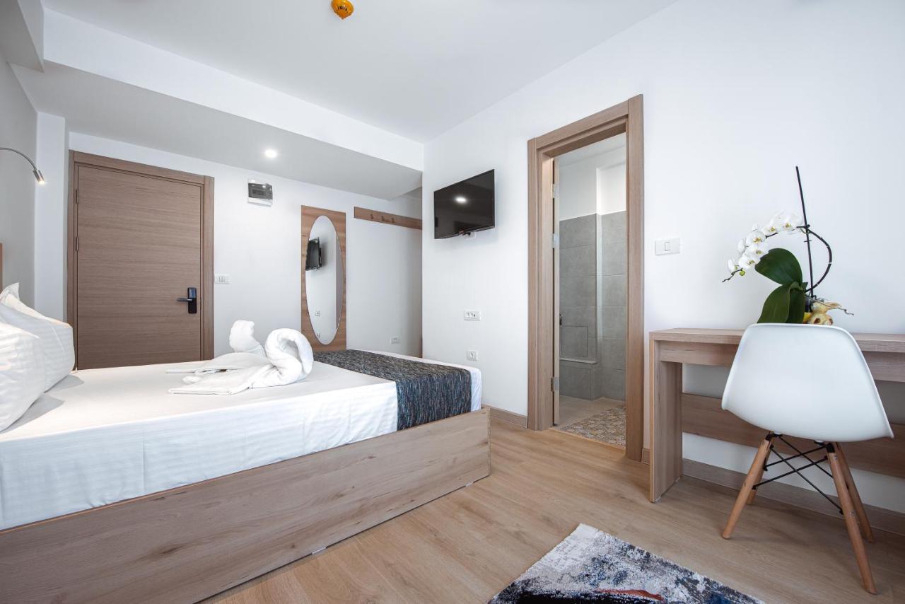 Polu-X Hotel Vama Veche Kültér fotó