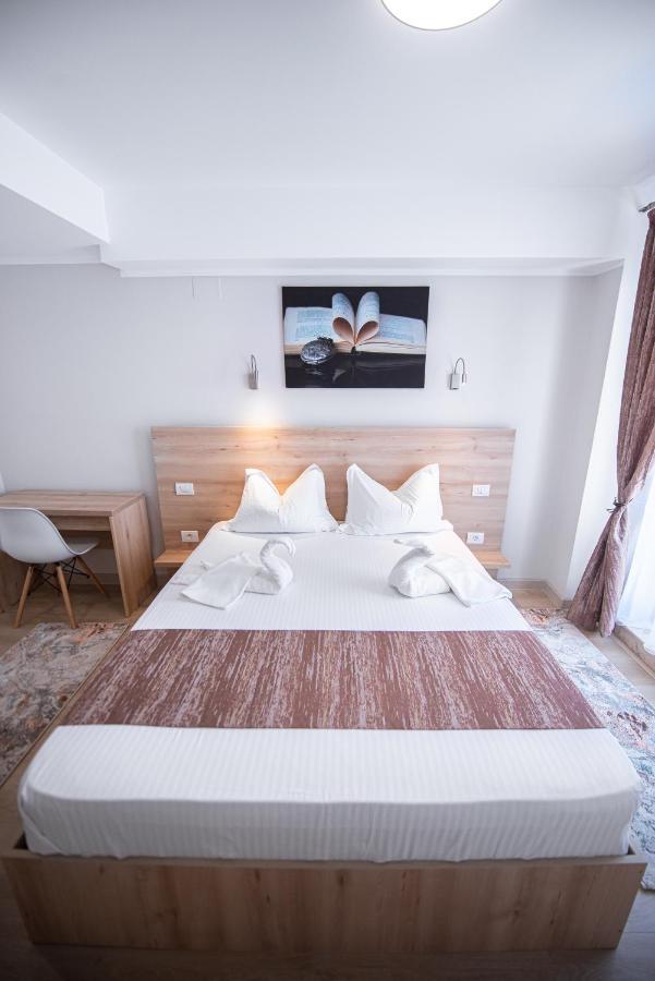 Polu-X Hotel Vama Veche Kültér fotó