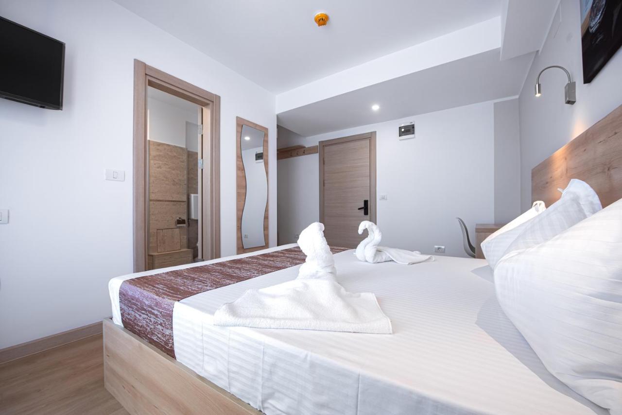 Polu-X Hotel Vama Veche Kültér fotó