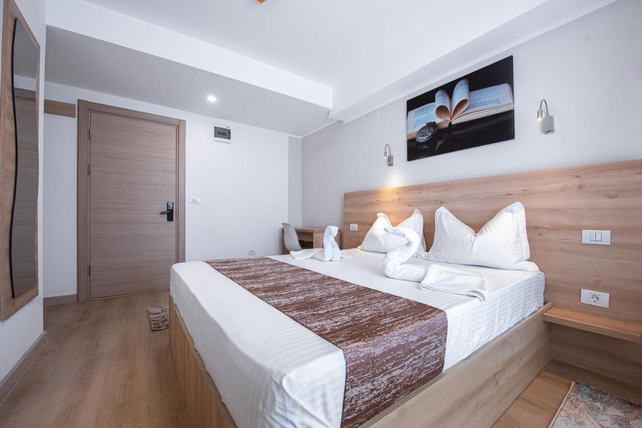 Polu-X Hotel Vama Veche Kültér fotó