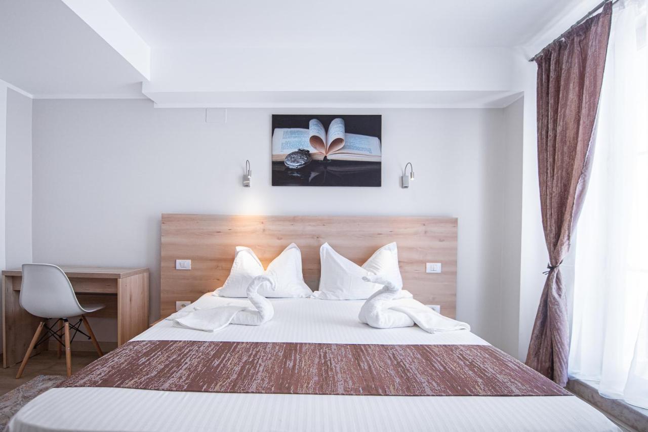 Polu-X Hotel Vama Veche Kültér fotó